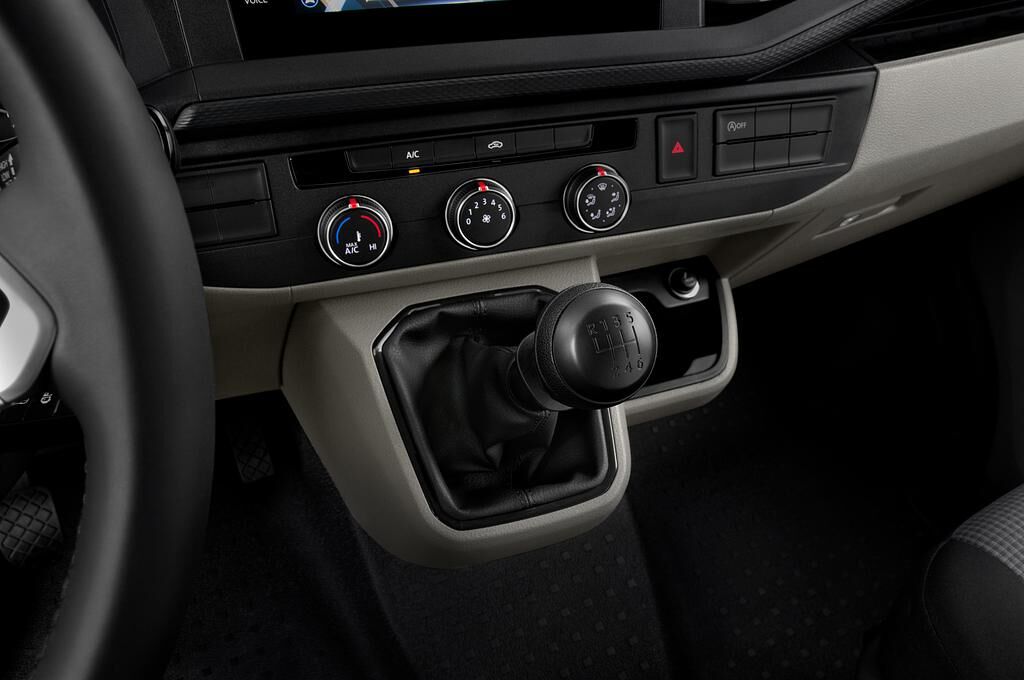 Volkswagen Transporer (Baujahr 2020) - 4 Türen Schalthebel