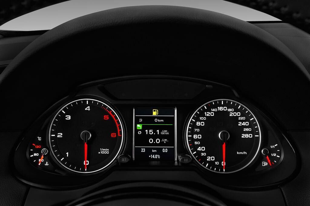 Audi Q5 (Baujahr 2016) - 5 Türen Tacho und Fahrerinstrumente