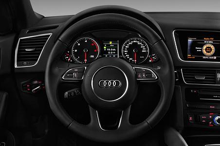 Audi Q5 (Baujahr 2016) - 5 Türen Lenkrad