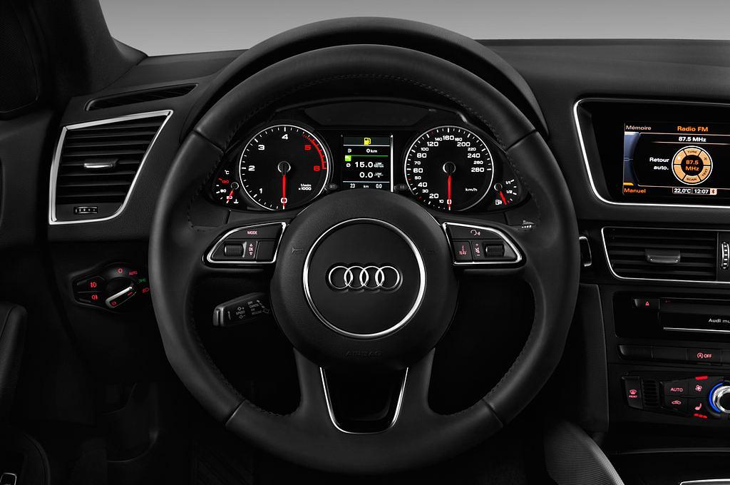 Audi Q5 (Baujahr 2016) - 5 Türen Lenkrad