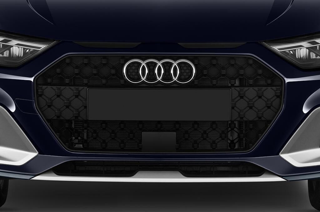 Audi A1 Citycarver (Baujahr 2020) Basis 5 Türen Kühlergrill und Scheinwerfer