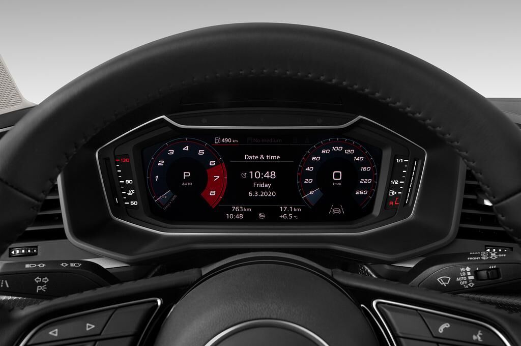 Audi A1 Citycarver (Baujahr 2020) Basis 5 Türen Tacho und Fahrerinstrumente