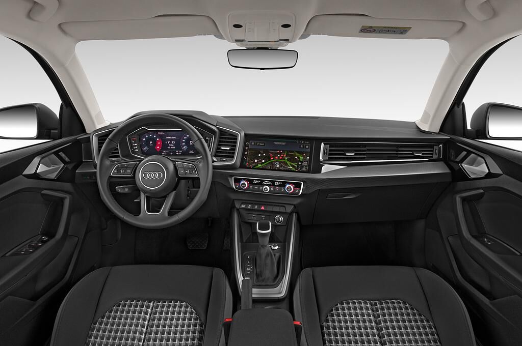 Audi A1 Citycarver (Baujahr 2020) Basis 5 Türen Cockpit und Innenraum