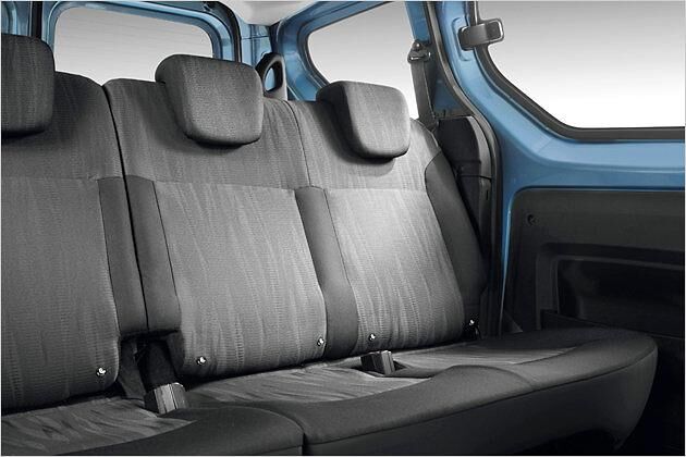 Auf der Rückbank gibt es drei vollwertige Sitzplätze