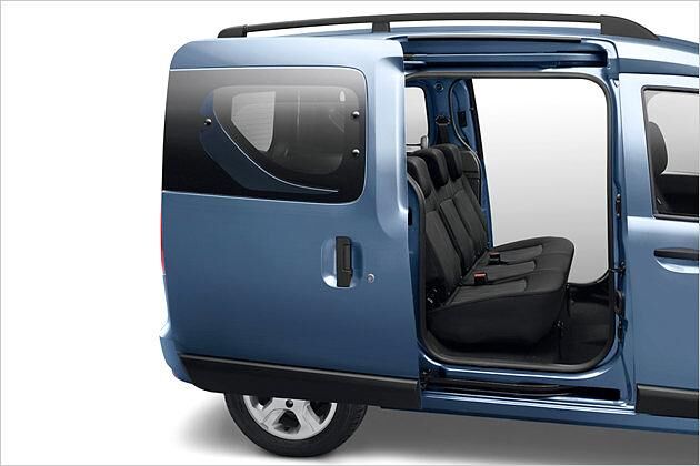 Die hinteren Schiebetüren öffnen jeweils 70,3 Zentimeter weit