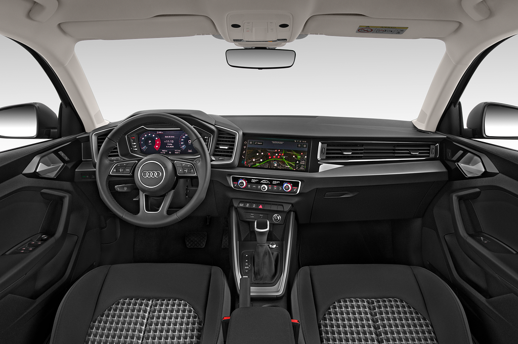 Audi A1 Allstreet (Baujahr 2022) Base 5 Türen Cockpit und Innenraum