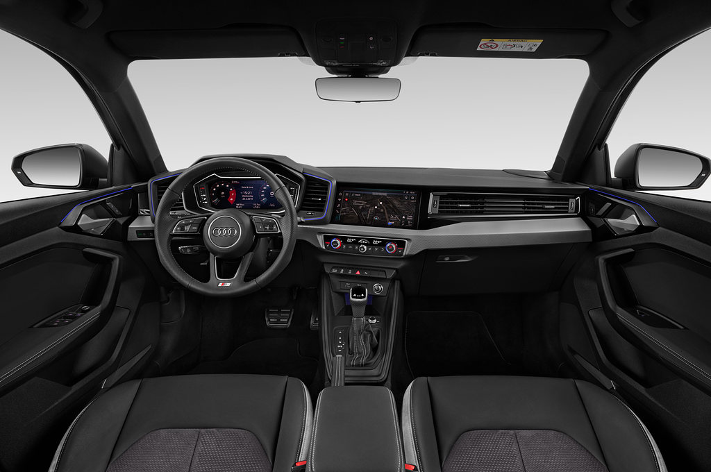 Audi A1 Sportback (Baujahr 2023) S Line 5 Türen Cockpit und Innenraum