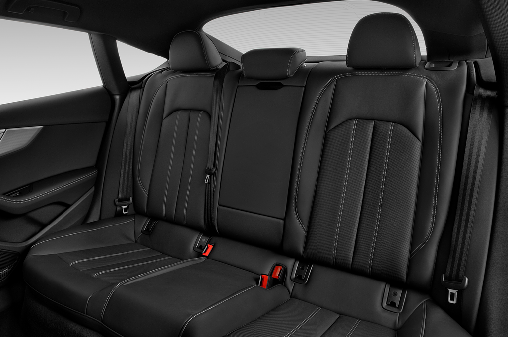 Audi A5 Sportback (Baujahr 2021) Design 5 Türen Rücksitze