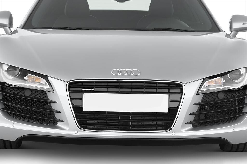 Audi R8 (Baujahr 2010) - 2 Türen Kühlergrill und Scheinwerfer