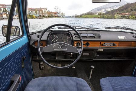 Das Cockpit ist auf das Nötigste reduziert
