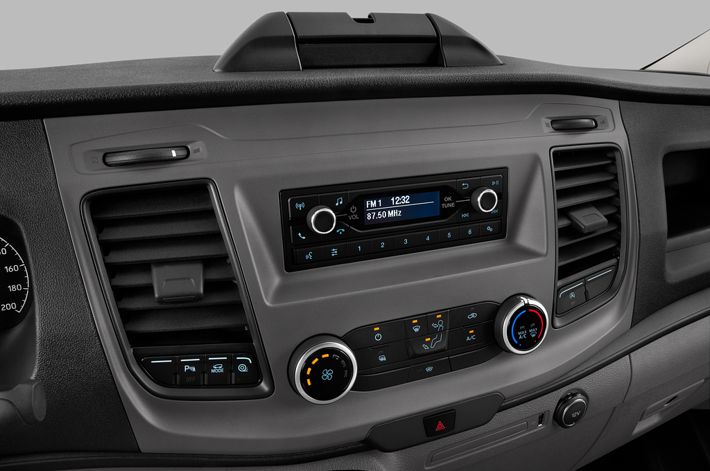 Ford Transit Custom (Baujahr 2021) Trend 4 Türen Mittelkonsole