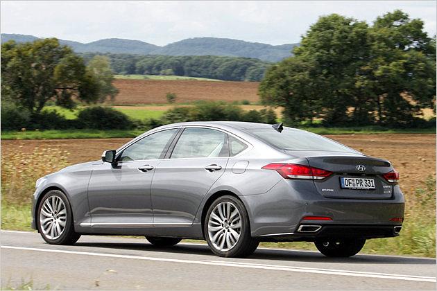 Mit 4,99 Meter Länge ist der Genesis zwischen BMW 5er und BMW 7er positioniert