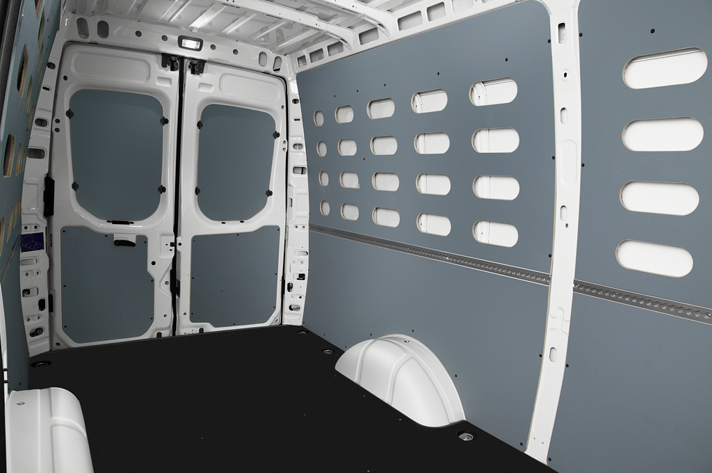 Iveco Daily (Baujahr 2021) 12m3 L3H2 4 Türen Rücksitze