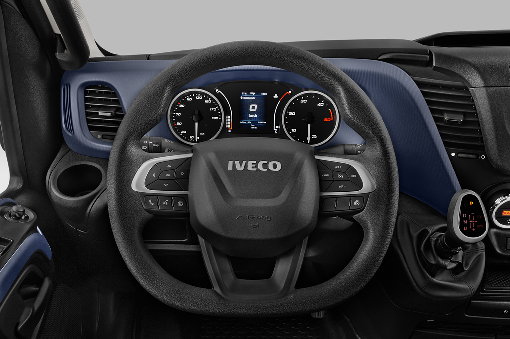 Iveco Daily (Baujahr 2021) 12m3 L3H2 4 Türen Lenkrad
