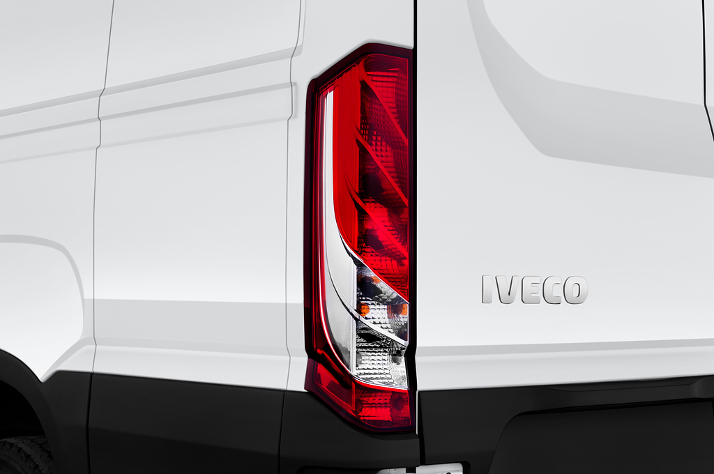 Iveco Daily (Baujahr 2021) - 4 Türen Rücklicht