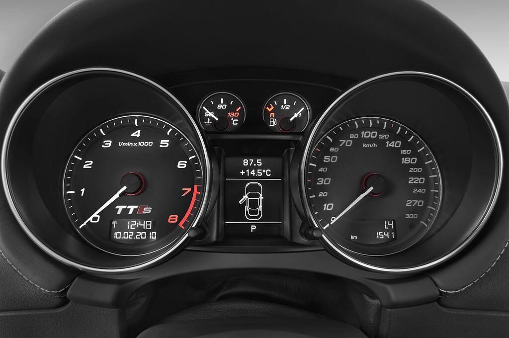 Audi TTS (Baujahr 2011) - 3 Türen Tacho und Fahrerinstrumente
