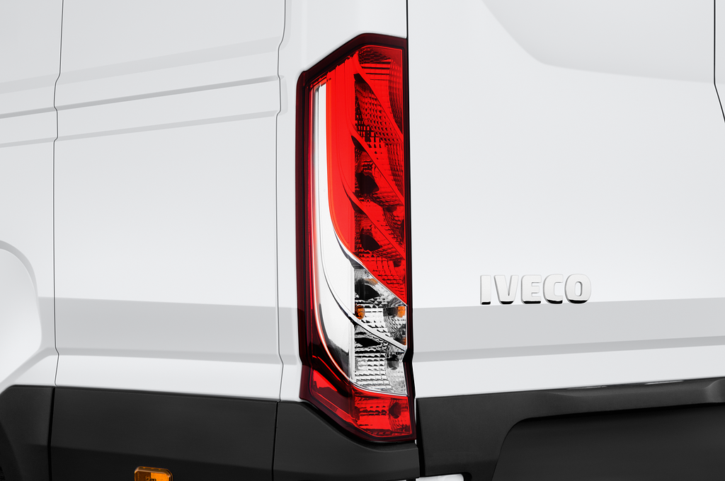 Iveco Daily (Baujahr 2021) - 4 Türen Rücklicht