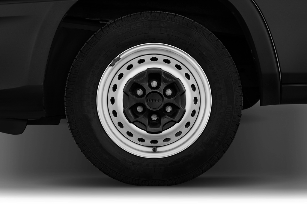 Iveco Daily (Baujahr 2021) - 4 Türen Reifen und Felge