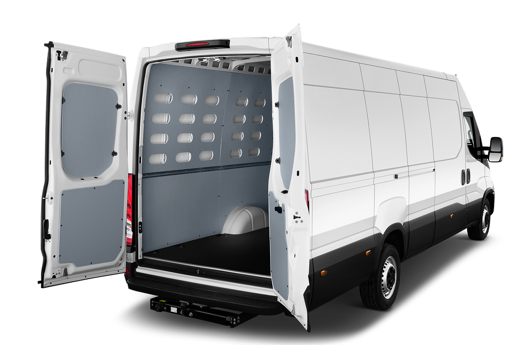Iveco Daily (Baujahr 2021) - 4 Türen Kofferraum