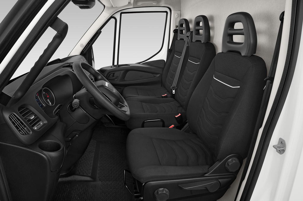 Iveco Daily (Baujahr 2023) 35S 4 Türen Vordersitze