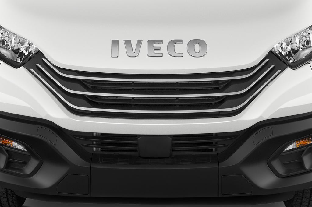 Iveco Daily (Baujahr 2023) 35S 4 Türen Kühlergrill und Scheinwerfer