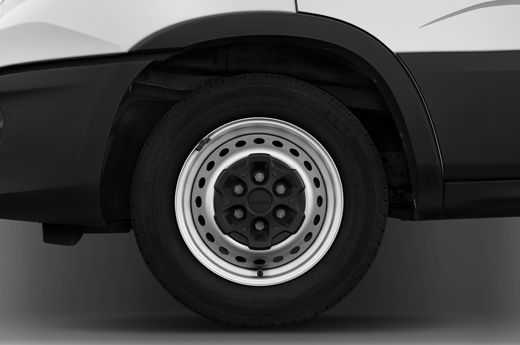 Iveco Daily (Baujahr 2023) 35S 4 Türen Reifen und Felge