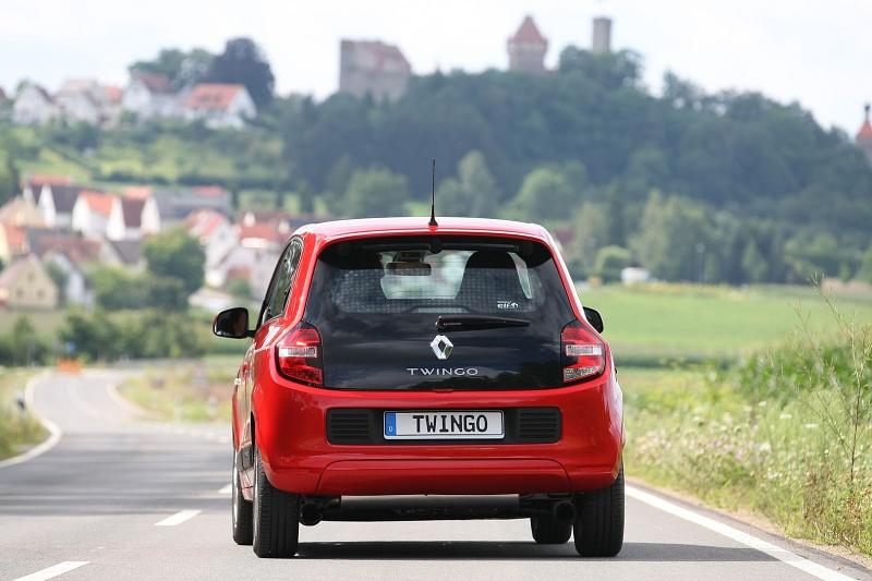 Den Sprint legt er in 10,8 Sekunden zurück.