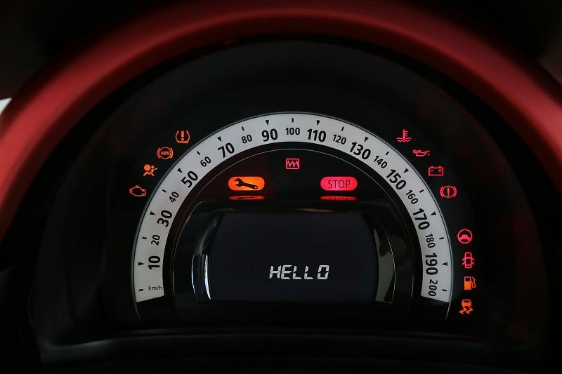 Das Tachoblatt des neuen Renault Twingo.
