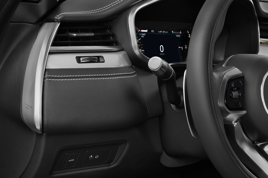 Jaguar XF Sportbrake (Baujahr 2021) R-Dynamic S 5 Türen Lüftung
