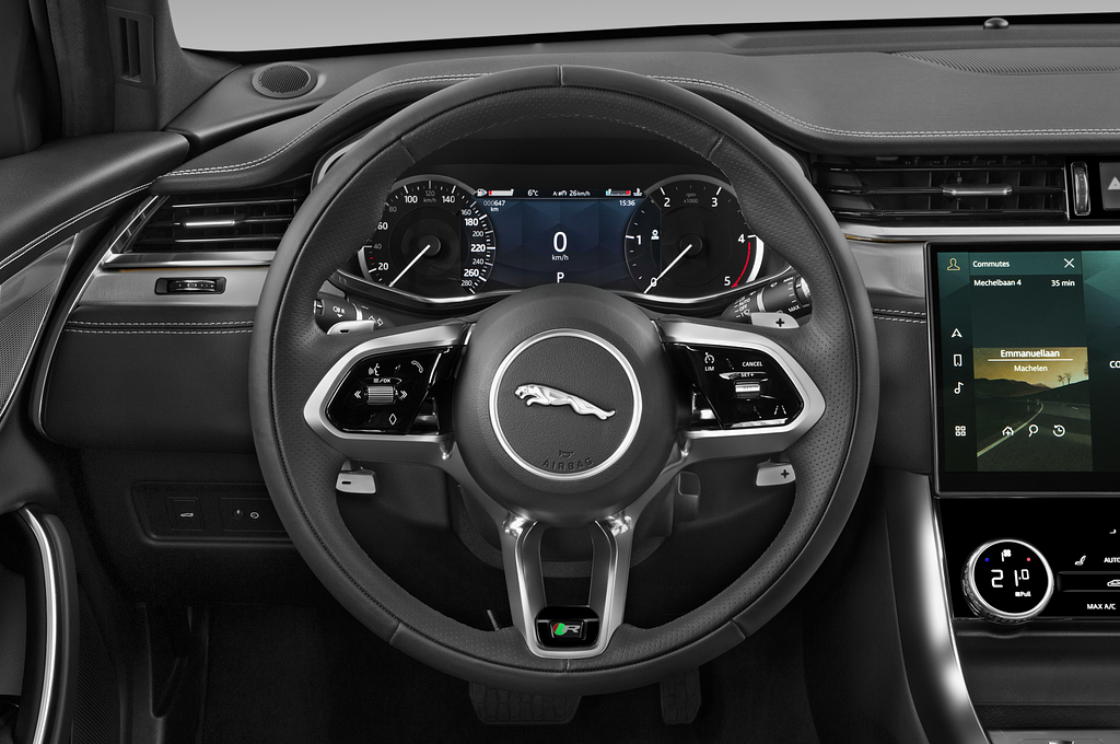 Jaguar XF Sportbrake (Baujahr 2021) R-Dynamic S 5 Türen Lenkrad
