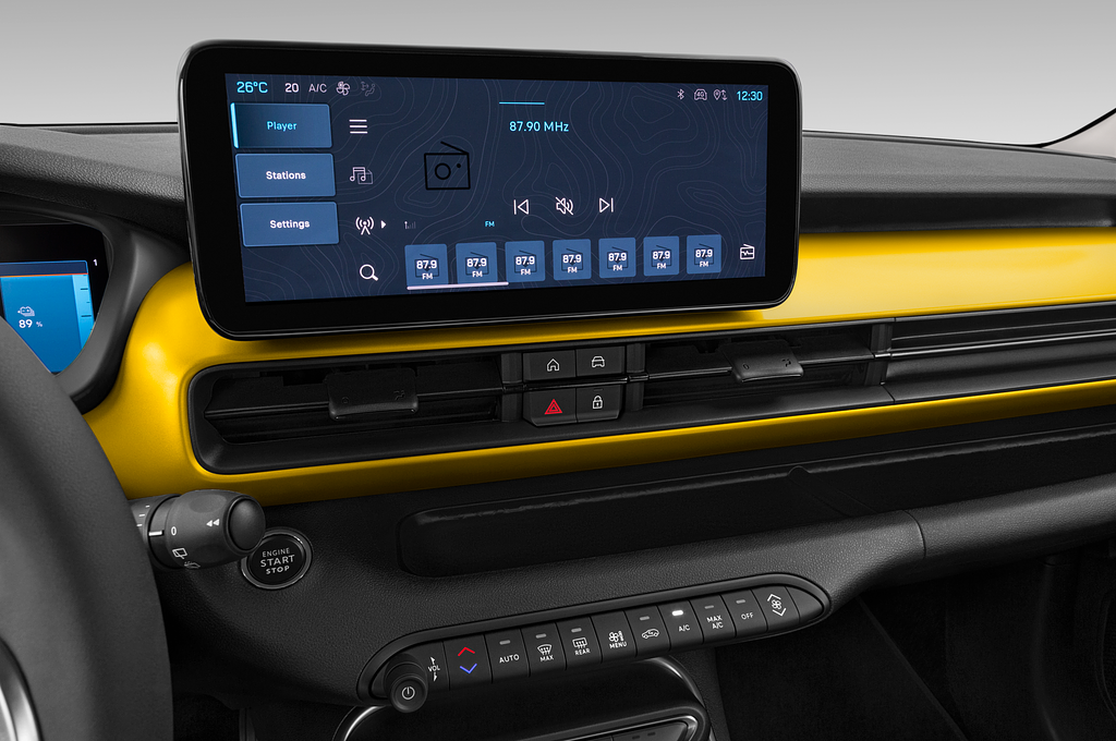 Jeep Avenger Electric (Baujahr 2023) Summit 5 Türen Radio und Infotainmentsystem