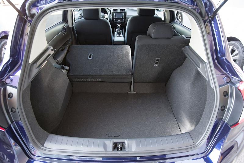 Die Rückbanklehne ist getrennt umlegbar