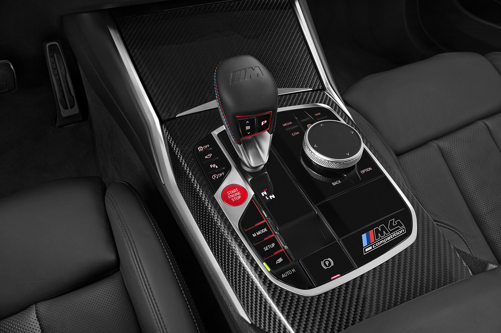 BMW M4 Coupe (Baujahr 2021) Competition 2 Türen Schalthebel