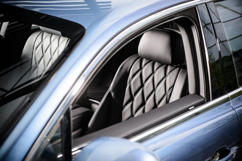 Bentley Flying Spur V8 - gestepptes Leder