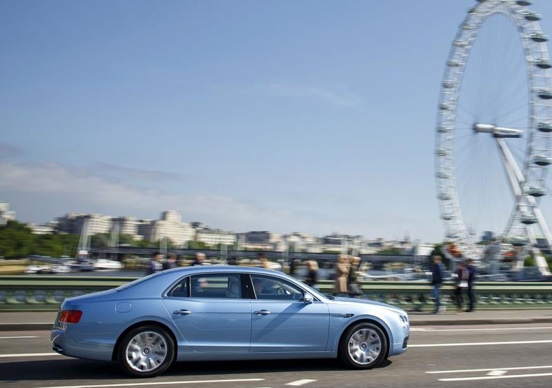 Bentley Flying Spur V8 - geht auch in blau