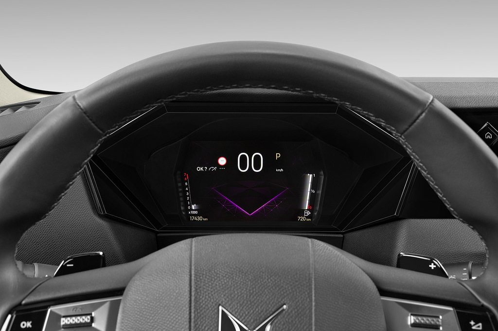 DS DS 4 (Baujahr 2023) Bastille 5 Türen Tacho und Fahrerinstrumente