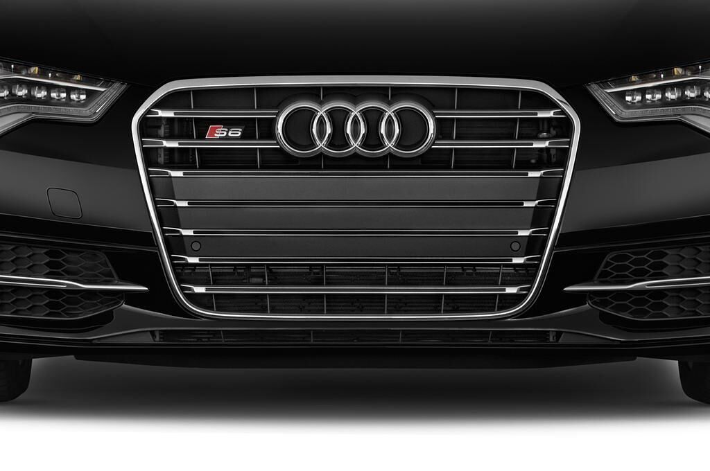 Audi S6 (Baujahr 2014) - 4 Türen Kühlergrill und Scheinwerfer