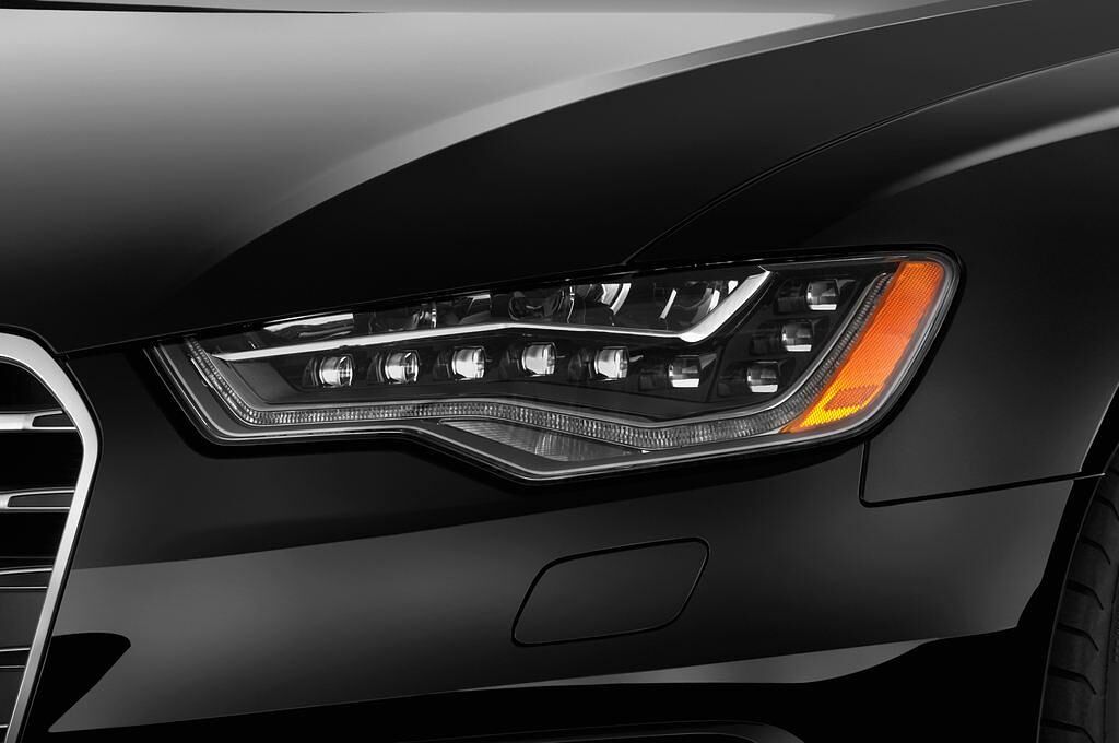 Audi S6 (Baujahr 2014) - 4 Türen Scheinwerfer