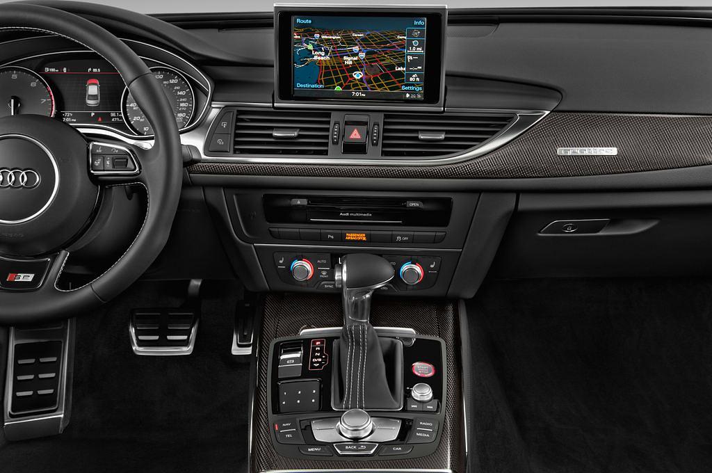 Audi S6 (Baujahr 2014) - 4 Türen Mittelkonsole