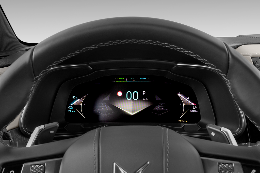 DS DS 7 (Baujahr 2023) E-Tense Opera 5 Türen Tacho und Fahrerinstrumente