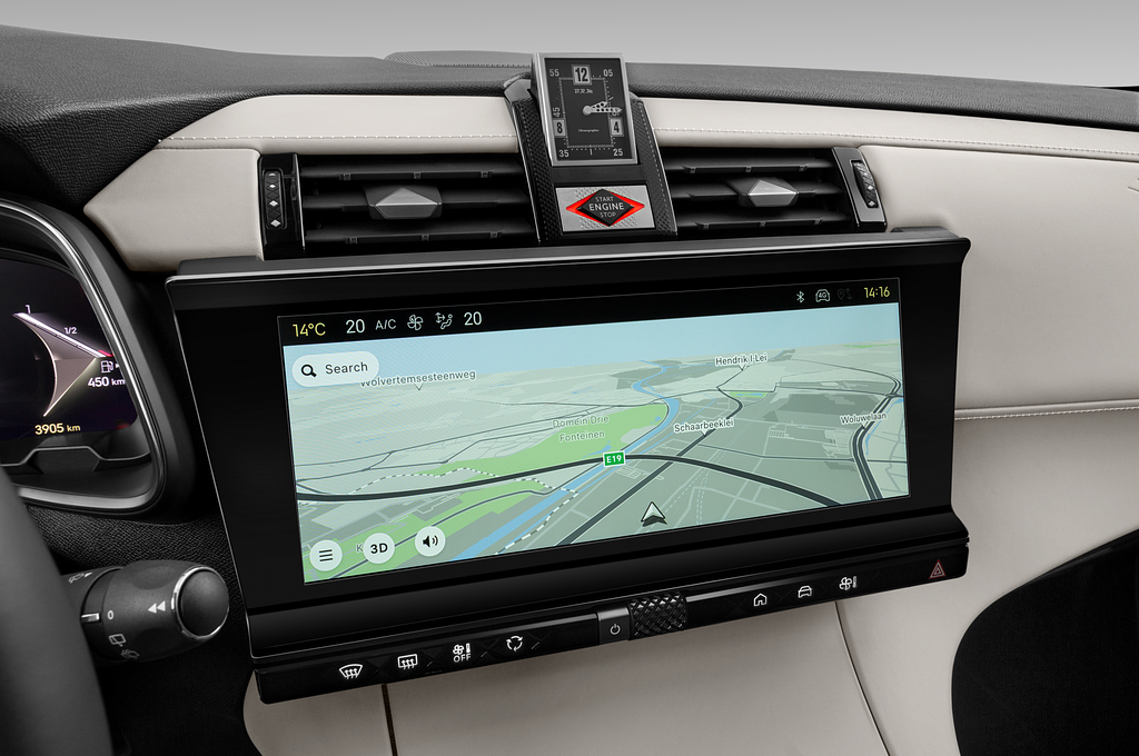 DS DS 7 (Baujahr 2023) E-Tense Opera 5 Türen Mittelkonsole