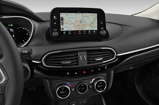 FIAT Tipo (Baujahr 2021) Life 5 Türen Mittelkonsole