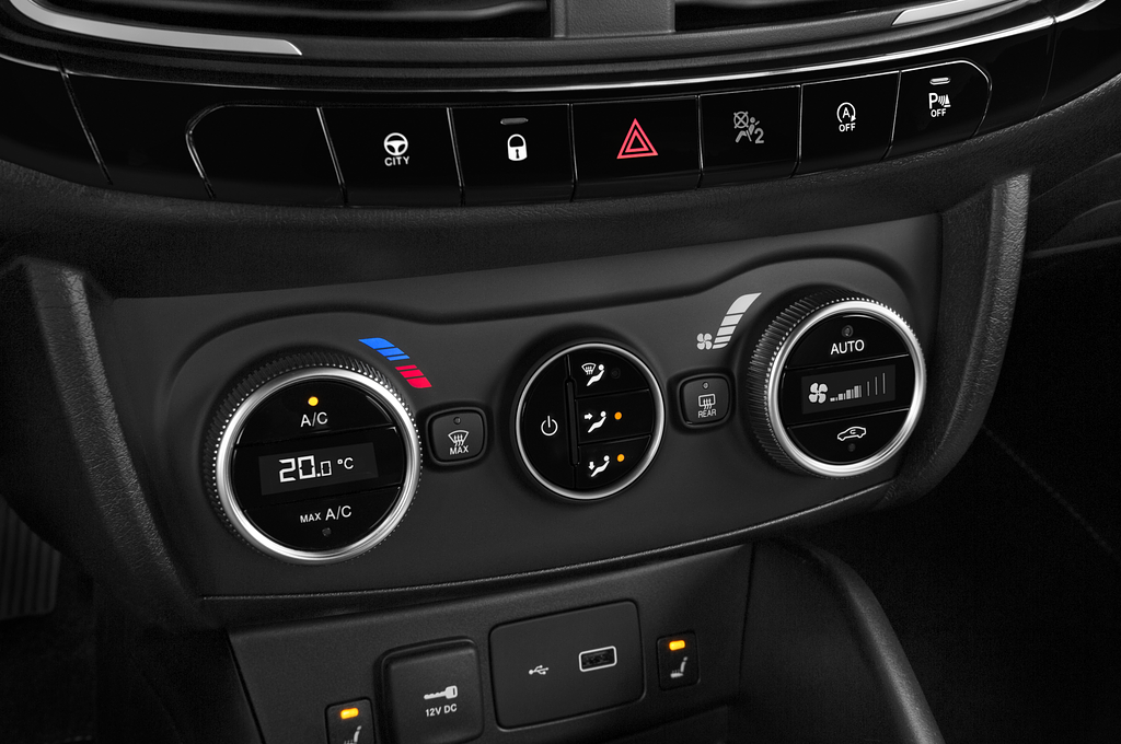 FIAT Tipo (Baujahr 2021) Cross 5 Türen Temperatur und Klimaanlage