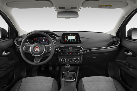 FIAT Tipo Kombi (Baujahr 2023) Cross 5 Türen Cockpit und Innenraum