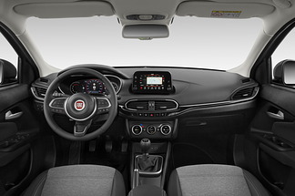 FIAT Tipo Kombi (Baujahr 2023) Cross 5 Türen Cockpit und Innenraum