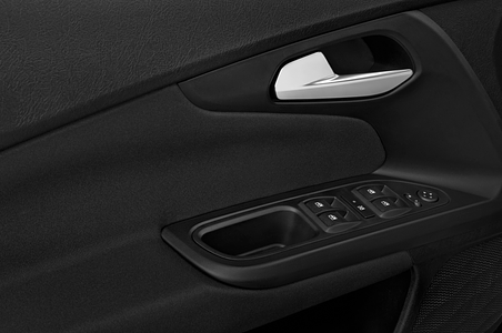 FIAT Tipo Kombi (Baujahr 2023) Cross 5 Türen Bedienungselemente Tür