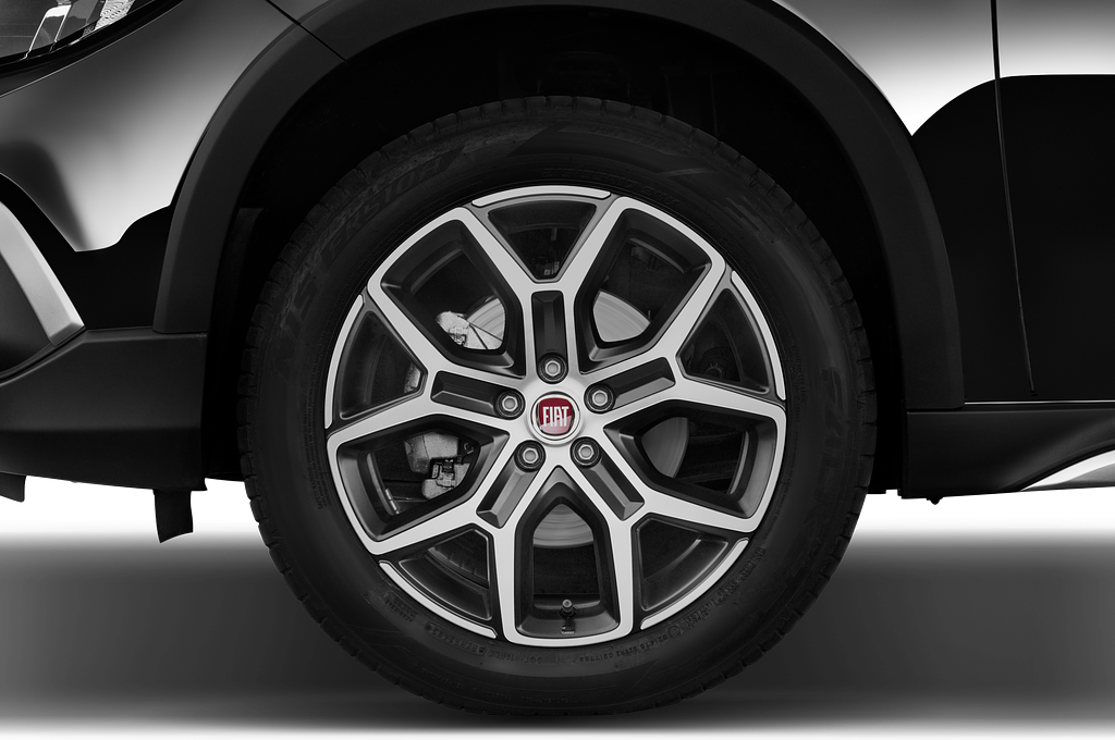 FIAT Tipo Kombi (Baujahr 2023) Cross 5 Türen Reifen und Felge