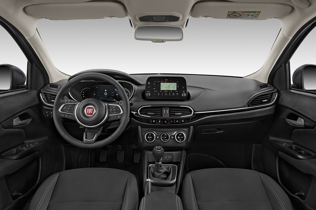 FIAT Tipo SW (Baujahr 2022) Life 5 Türen Cockpit und Innenraum