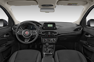 FIAT Tipo SW (Baujahr 2022) Life 5 Türen Cockpit und Innenraum