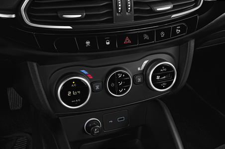 FIAT Tipo SW (Baujahr 2022) Life 5 Türen Temperatur und Klimaanlage